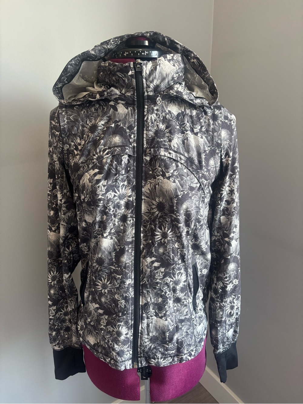 Like new Lululemon athletica Black Hooded Jacket - hood can be zipped up